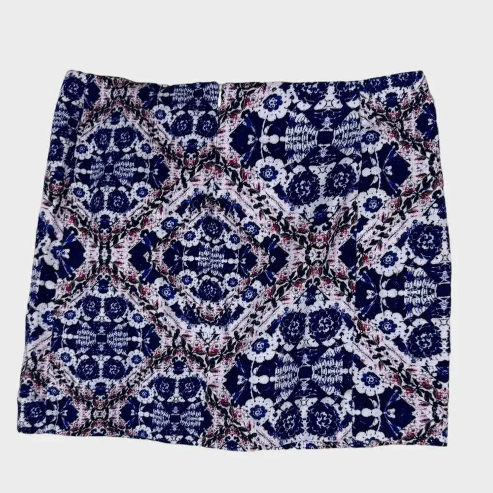 Joe Fresh Size 12 Pencil Skirt Lined Blue Wite Print Back Zipper Size 12